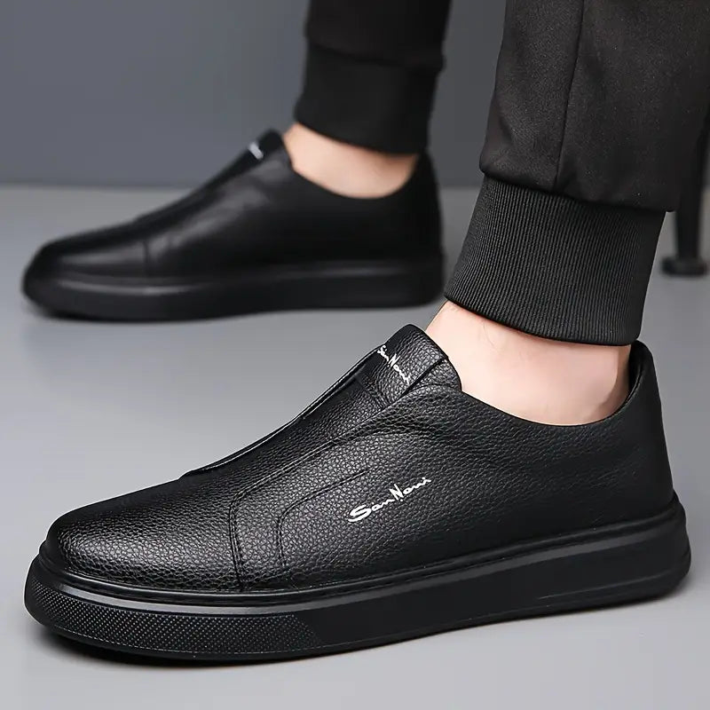 Eleganti Scarpe Slip-On in Pelle per un Look Raffinato