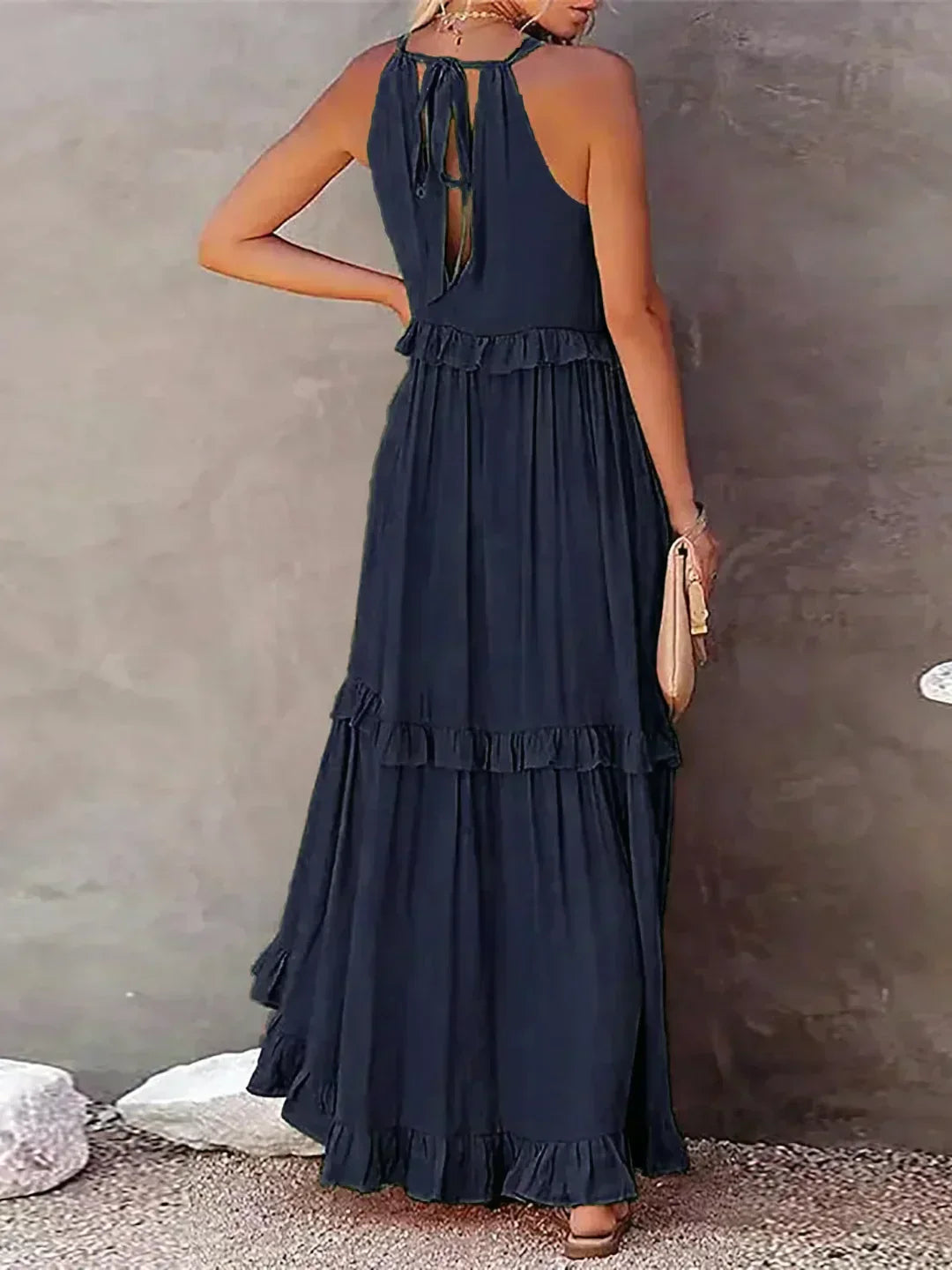 Emilia™ - Elegant Maxi Dress con Scollo a Halter e Dettagli a Volant per uno Stile Unico