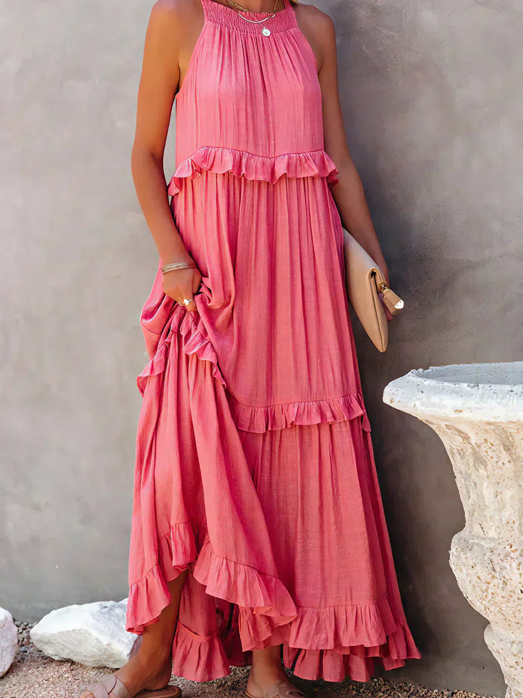 Emilia™ - Elegant Maxi Dress con Scollo a Halter e Dettagli a Volant per uno Stile Unico