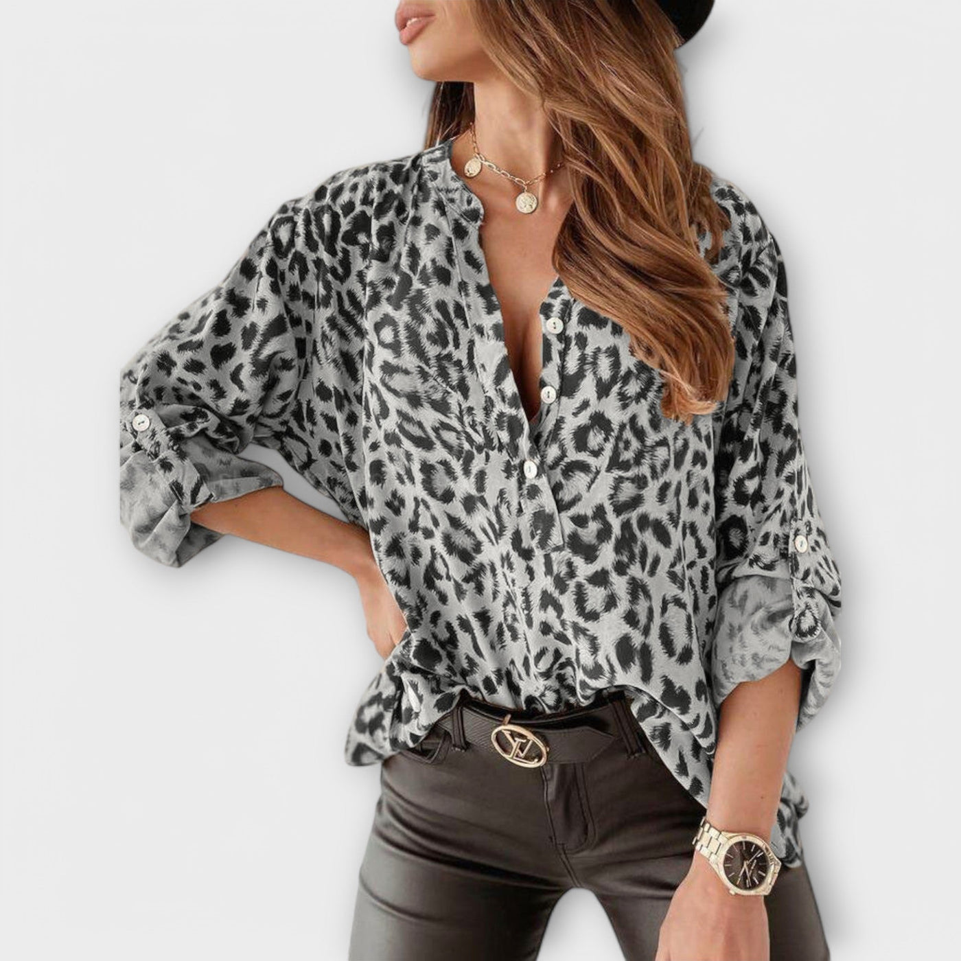 Blusa alla moda con stampa leopardata