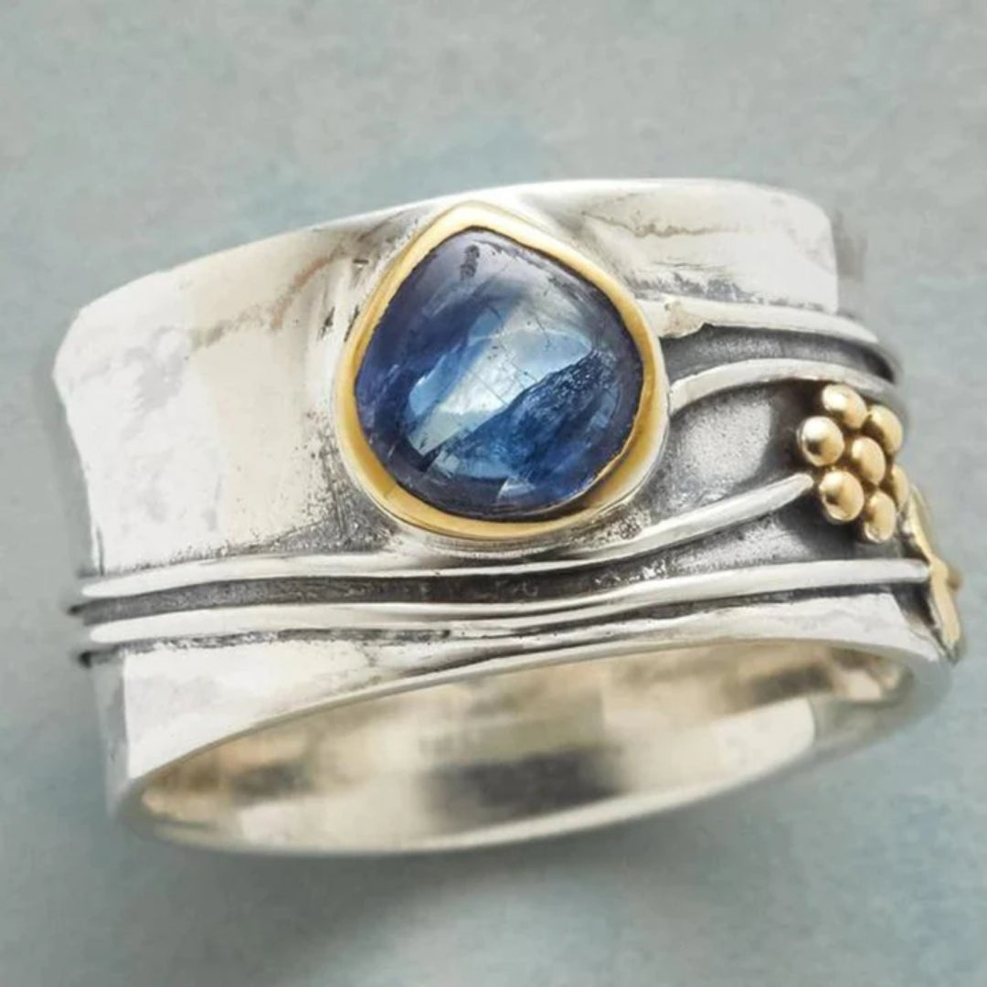 Anello vintage con pietra blu