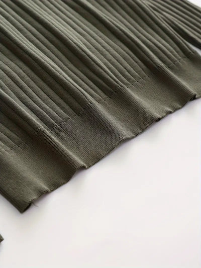 Maglione polo a coste fini con maniche lunghe