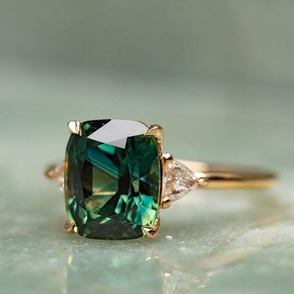 Anello con gemma verde di ispirazione vintage | Oro