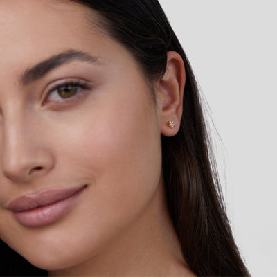 Orecchini con perle e fiori sbocciati