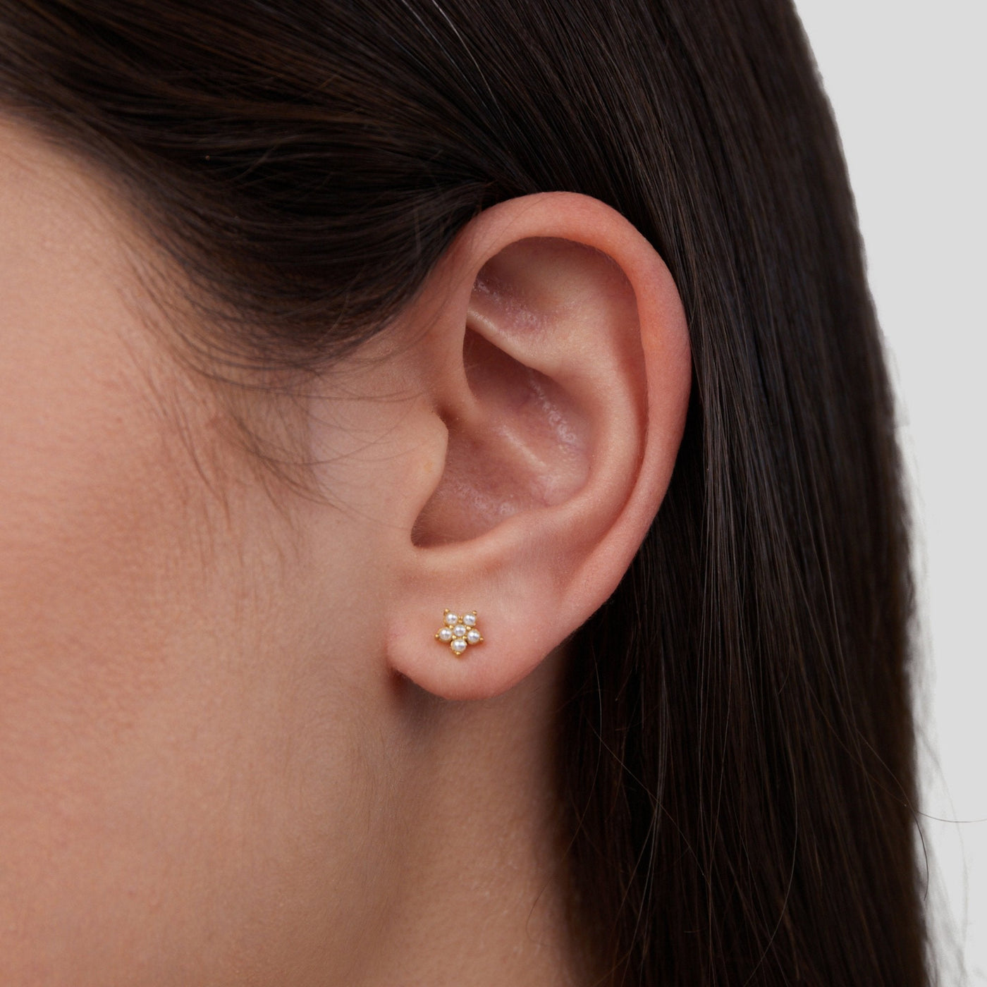 Orecchini con perle e fiori sbocciati