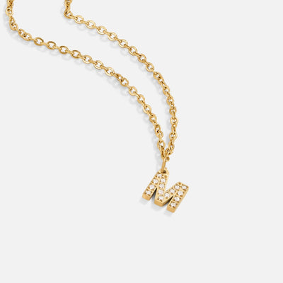 Collana con ciondolo a forma di lettera in cristallo