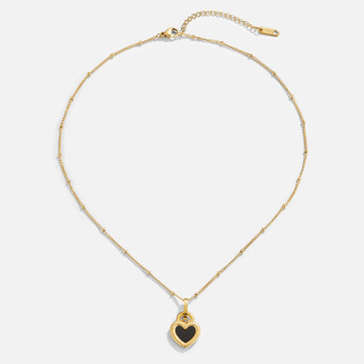 Collana con cuore e pietra nera