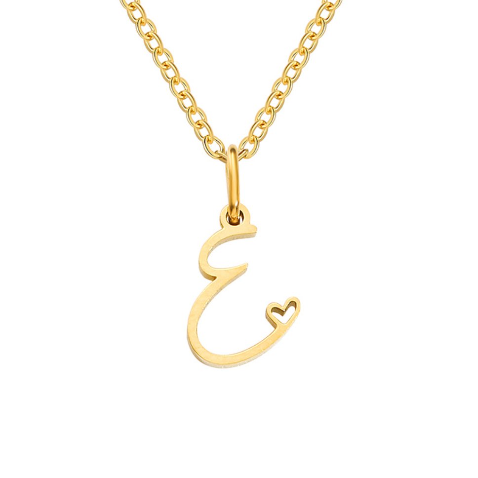 Collana con cuore in oro e lettere artistiche