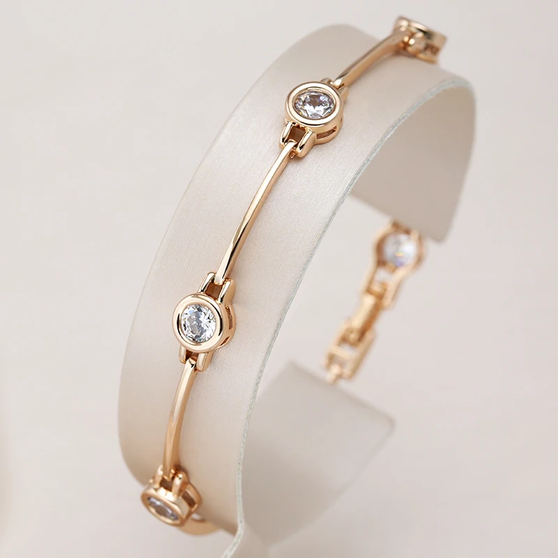 Elegante bracciale intramontabile in oro con diamanti
