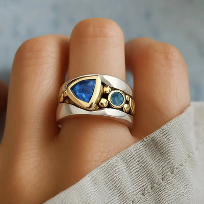Anello vintage con cristallo blu