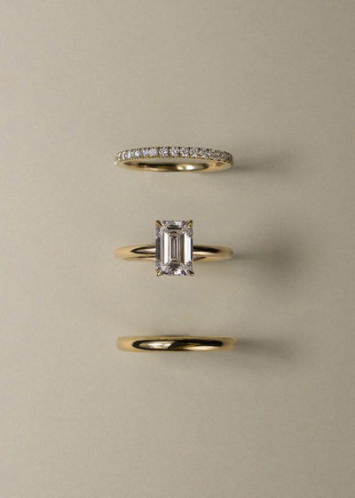 Elegante set di anelli semplici con zirconi