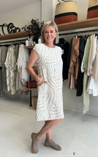 Vera | Vestito Estivo alla Moda con Stampa Colorata e Scollo Rotondo