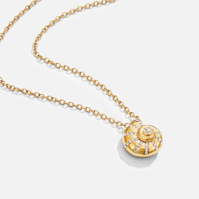 Collana con pendente a conchiglia di cristallo