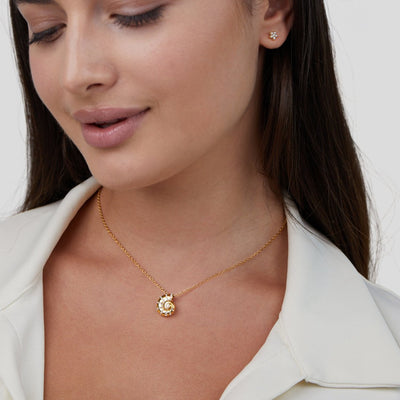 Collana con pendente a conchiglia di cristallo