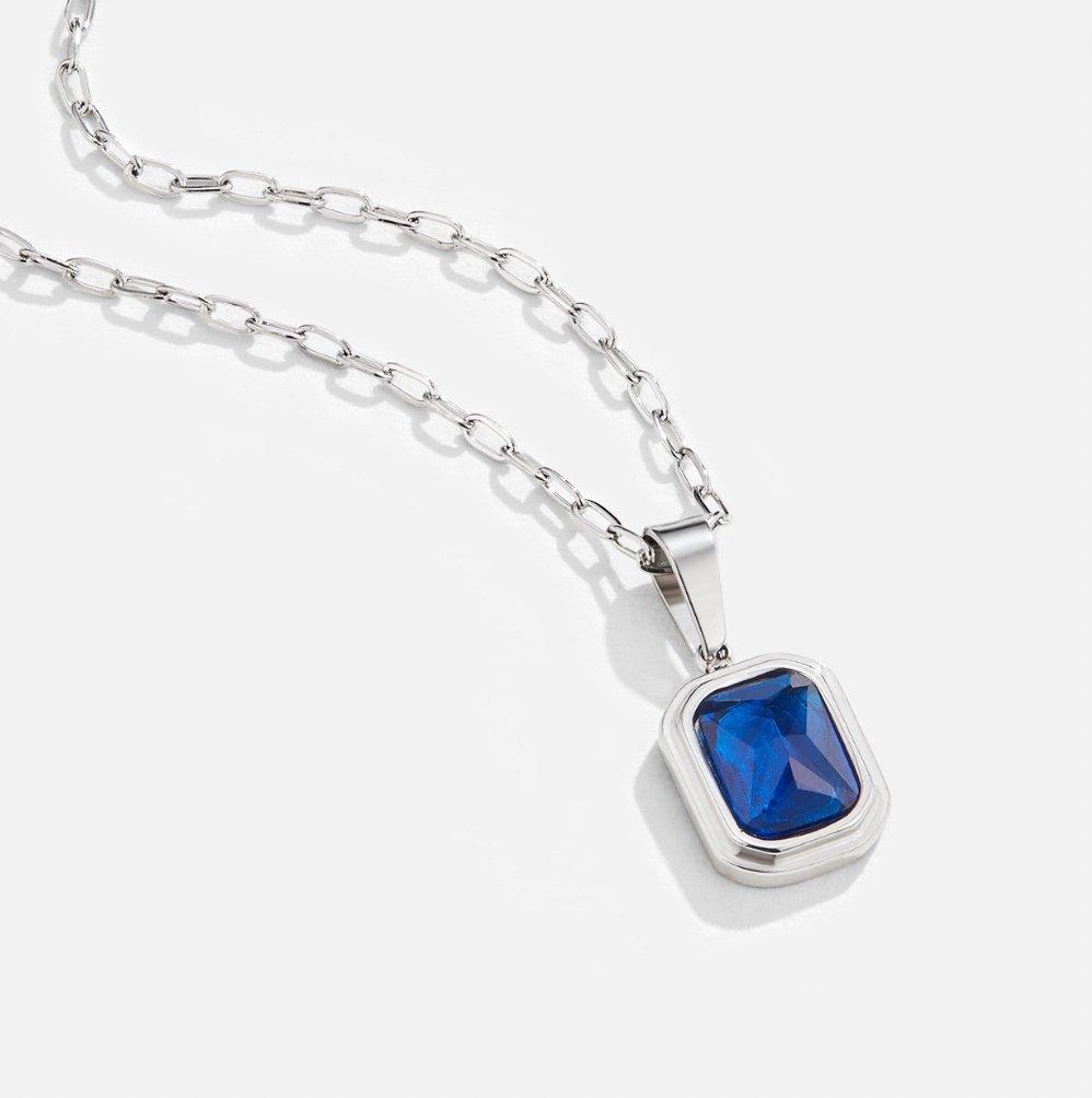 Collana con pendente blu oceano in argento
