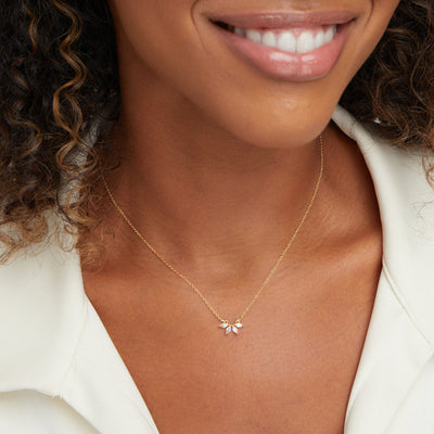 Collana con foglia di cristallo e fiori