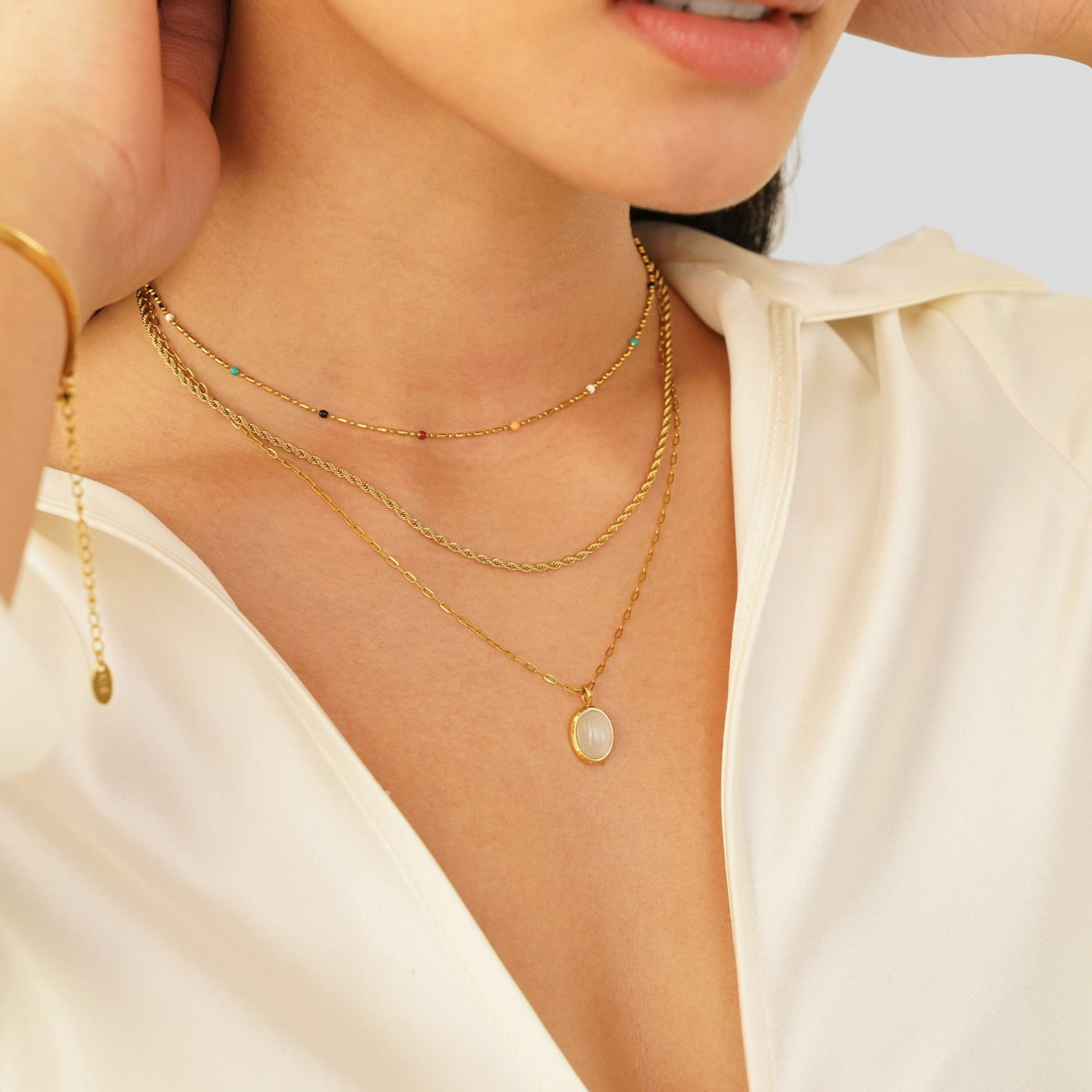 Collana con opale bianco